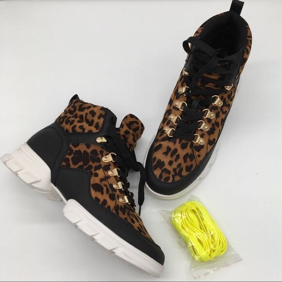 NIB Shoe Dazzle Lace Me Up Lug Sole Sneaker - 8.5 - Picture 2 of 15